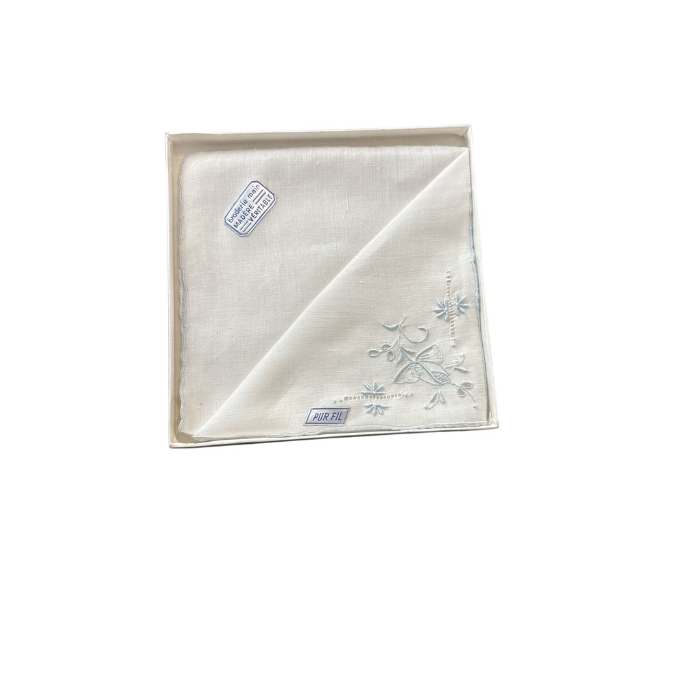 Vintage Madeira Hand-Embroidered
White Linen‎ Handkerchief